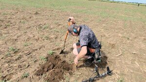 finding small hammered coins with a minelab equinox