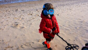 vanquish 540 beach detecting for beginners vanquish minelab is an ideal metal detector to start metal detecting