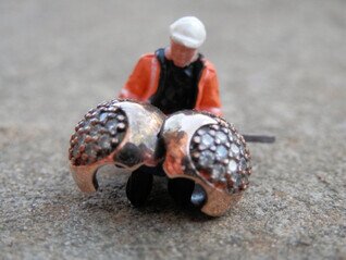 metal detecting on cleethorpes beach