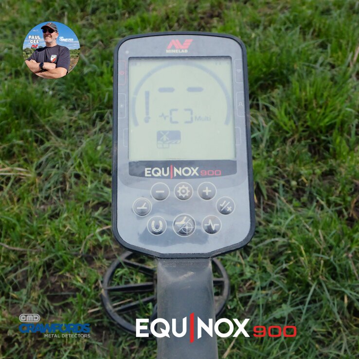 Minelab Equinox 900 professional metal detector with carbon fiber shaft and 11-inch coil.