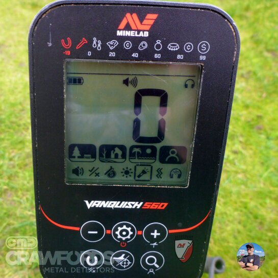 Minelab Vanquish 60 series front torch Minelab Vanquish 60 series front torch, how to turn it on and off