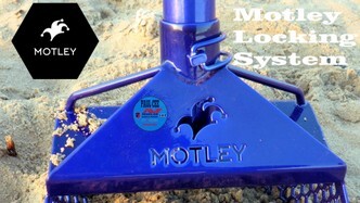Motley Sandscoop unique shaft locking system