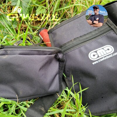 a finds pouch for putting metal detecting good finds and junk in, with a pinpointer holder